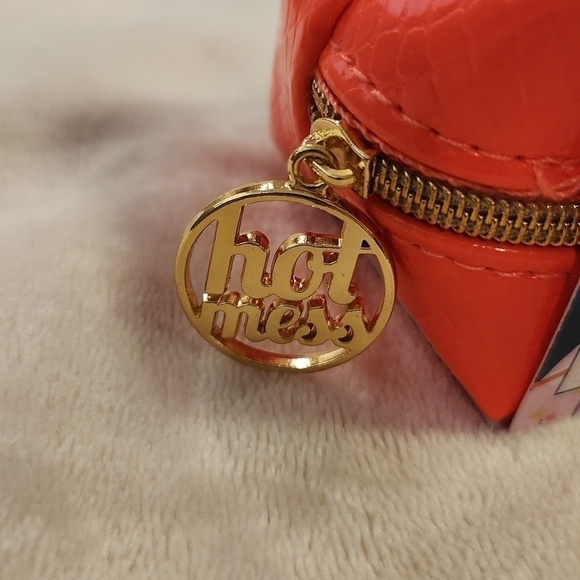 Mini Hangover Kit - Picture 4 of 6